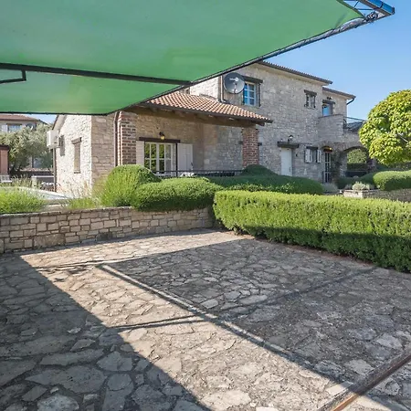 Dom wakacyjny Luxurious In Višnjan