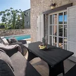 Nyaraló Amazing In